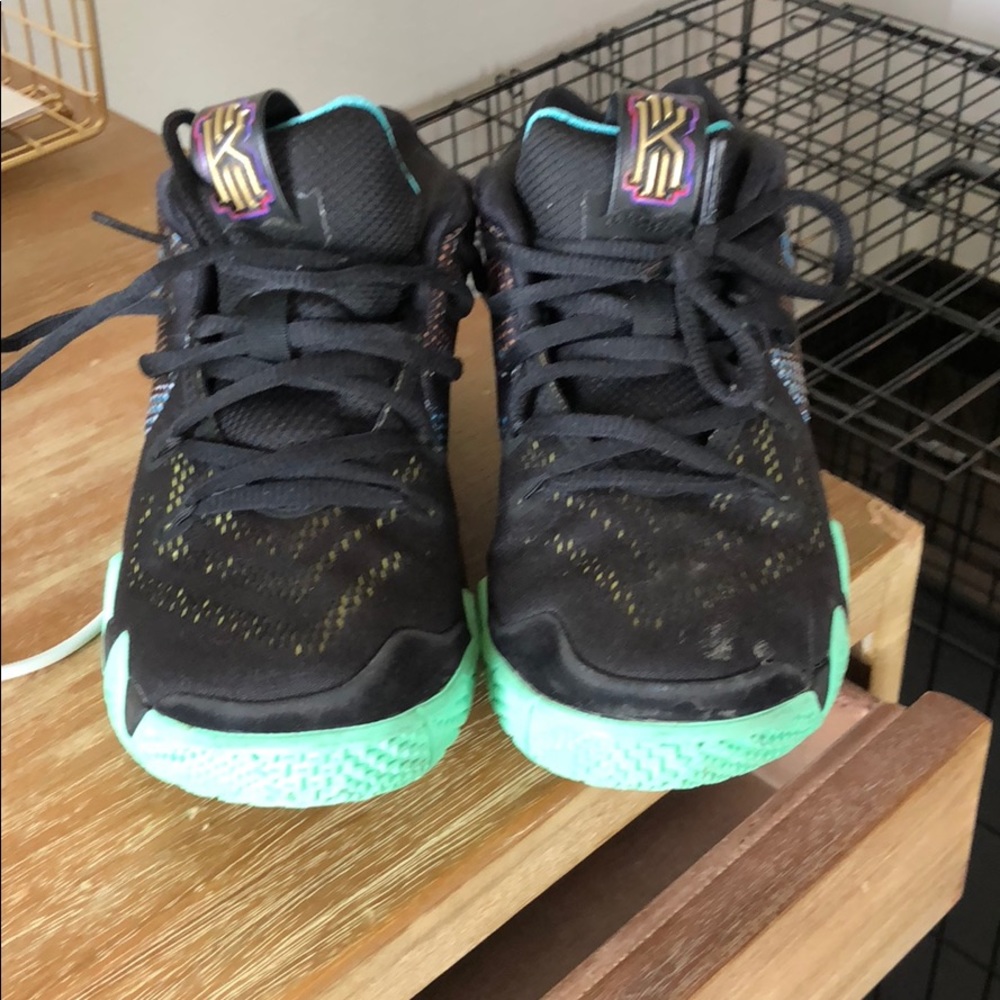 Kyrie 4’s kids basketball shoes